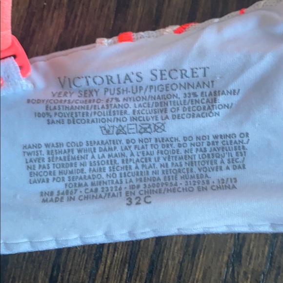 Victoria Secret Bra - Picture 2 of 2